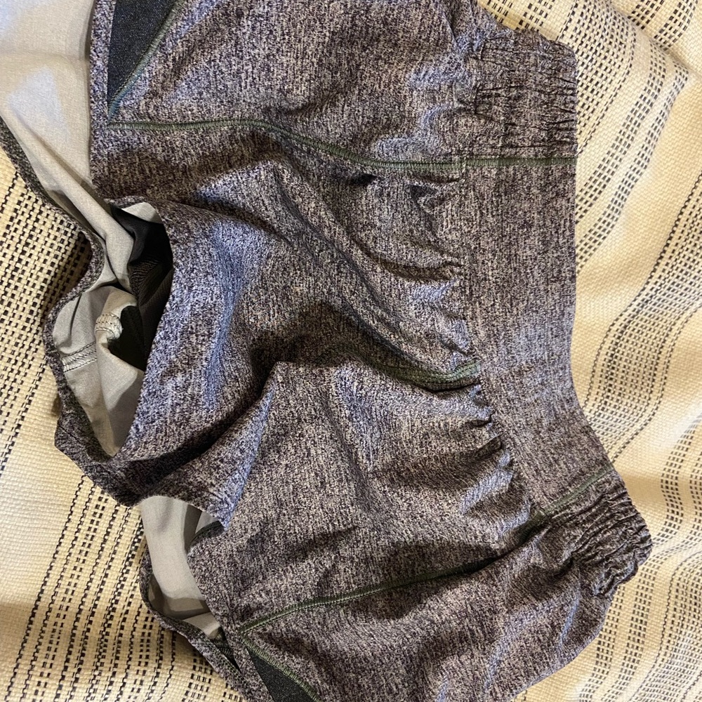 Lululemon Hotty Hot Low Rise Shorts 2.5